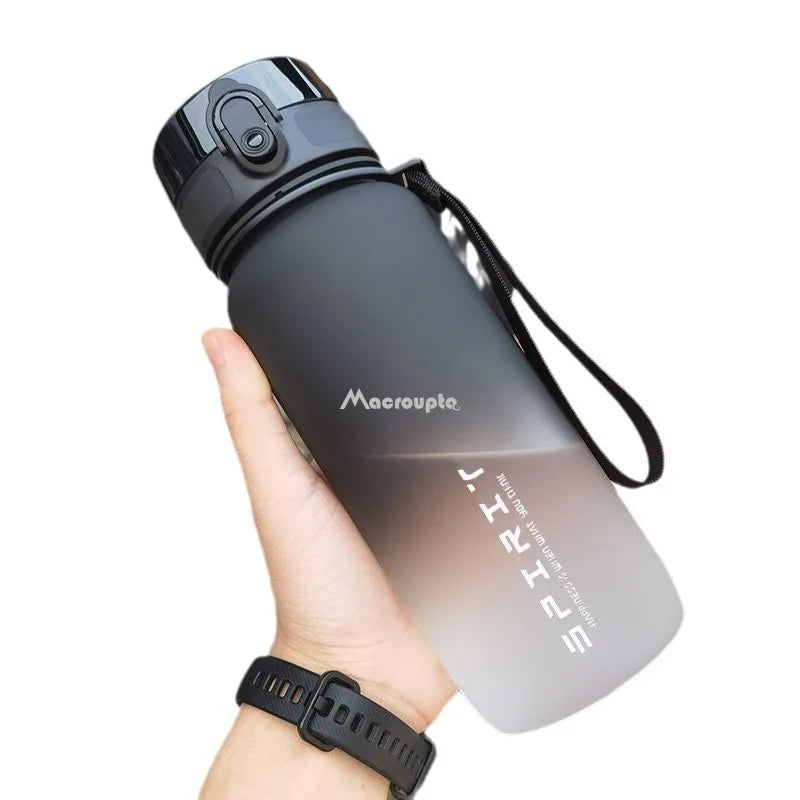 Sports Water Bottle 🏃🏽‍♀️🏔️💧